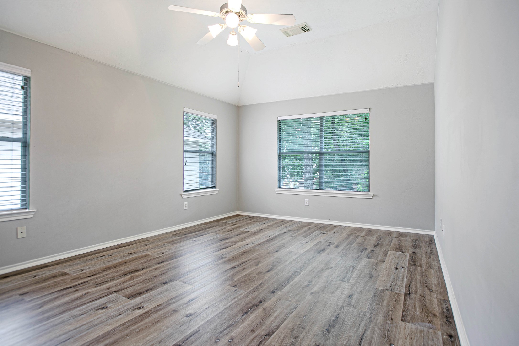 43 W Spindle Tree Circle Property Photo 16