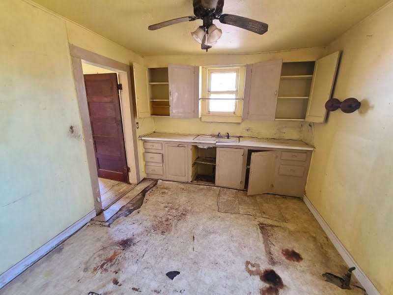 522 N Illinois Street Property Photo 4