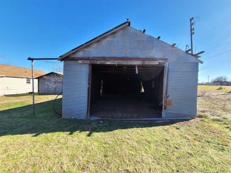 522 N Illinois Street Property Photo 10