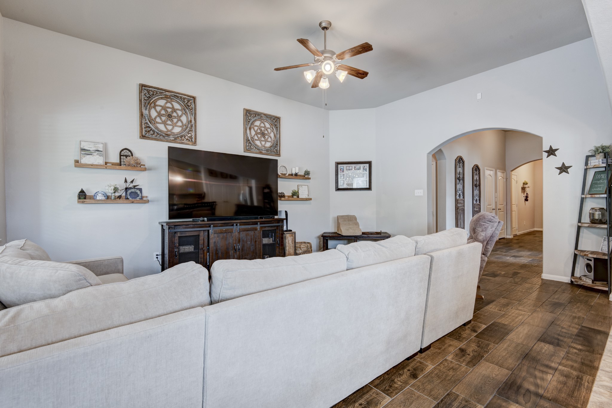 18698 Legend Oaks Drive Property Photo 8
