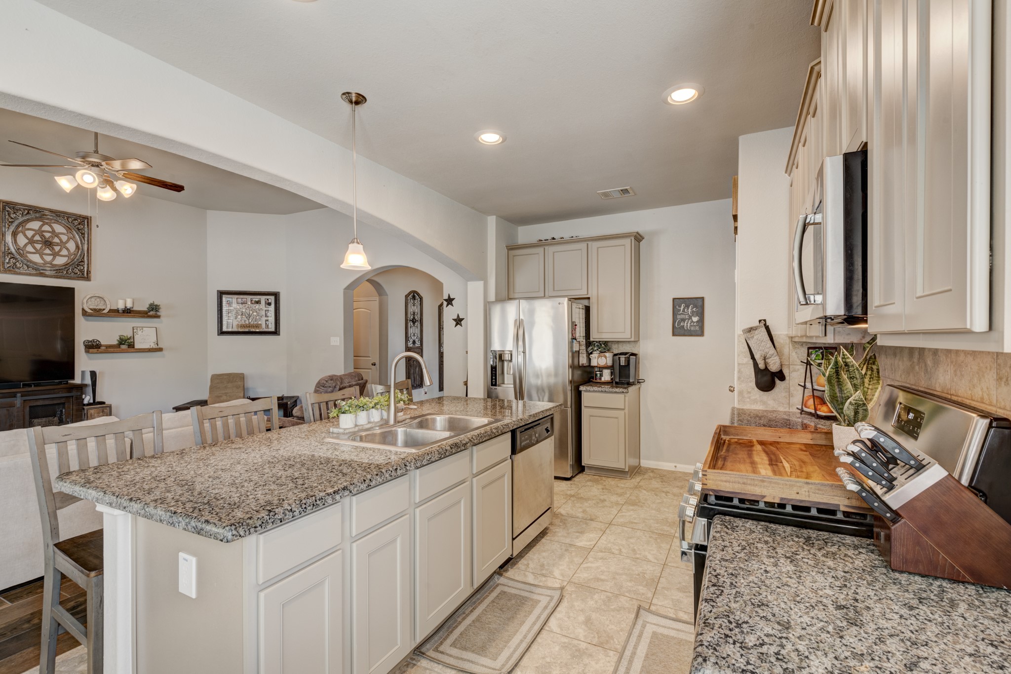 18698 Legend Oaks Drive Property Photo 15