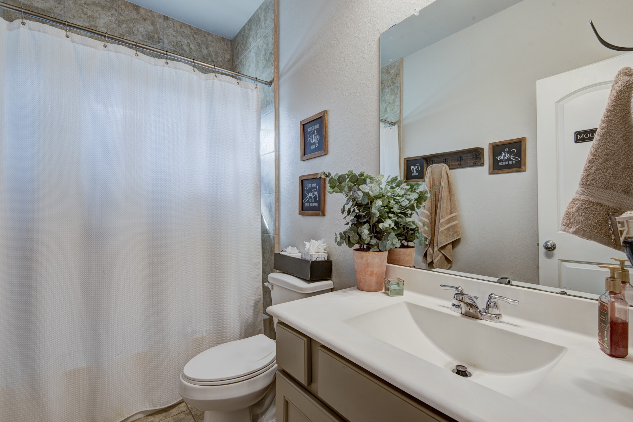 18698 Legend Oaks Drive Property Photo 18