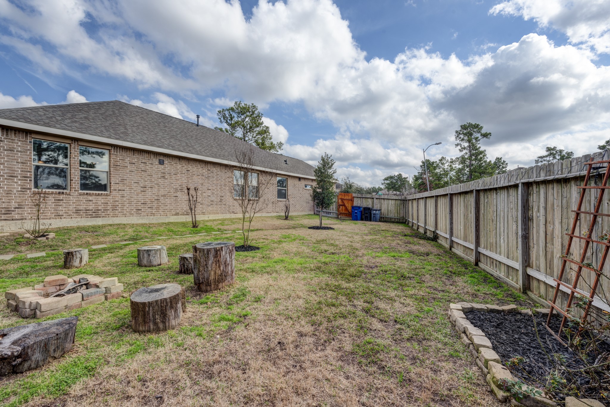18698 Legend Oaks Drive Property Photo 23