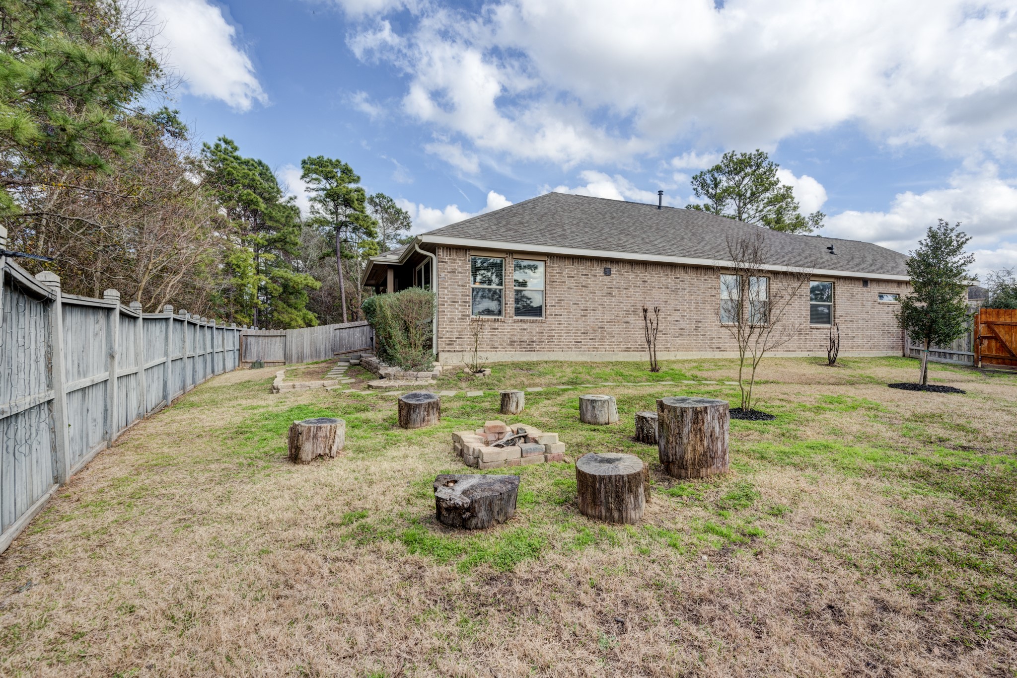 18698 Legend Oaks Drive Property Photo 24