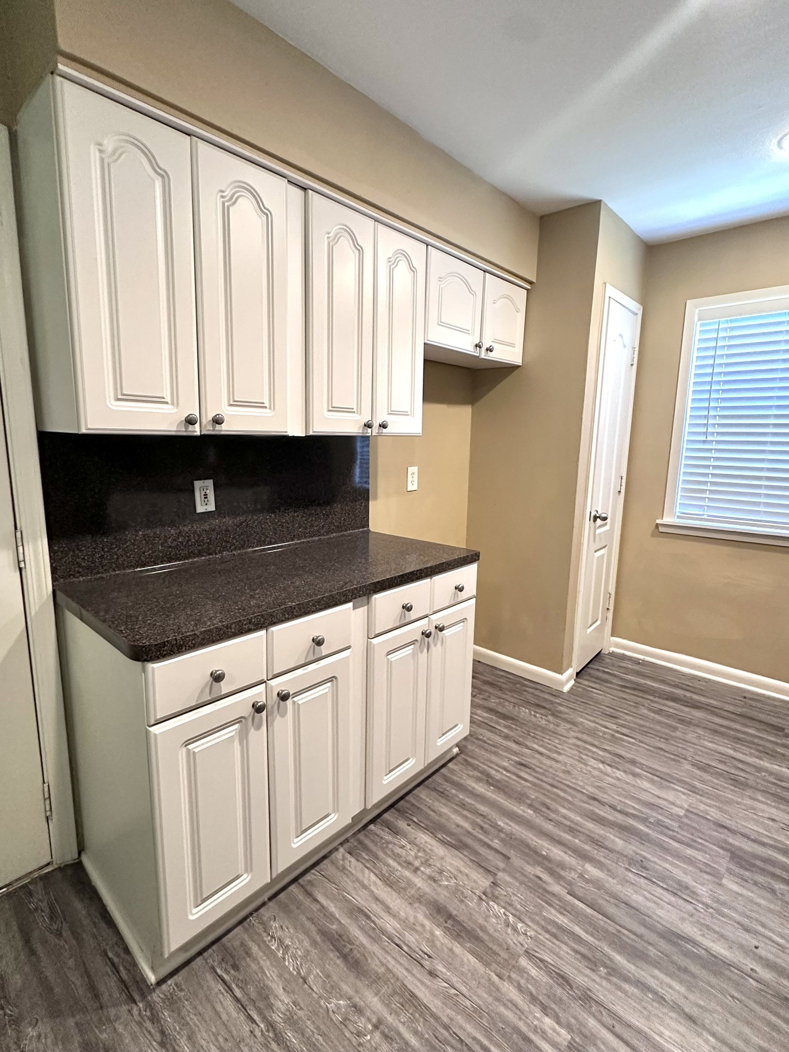 5830 Effingham Drive Property Photo 6