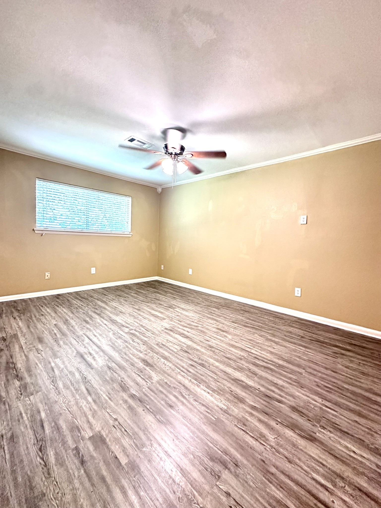 5830 Effingham Drive Property Photo 10