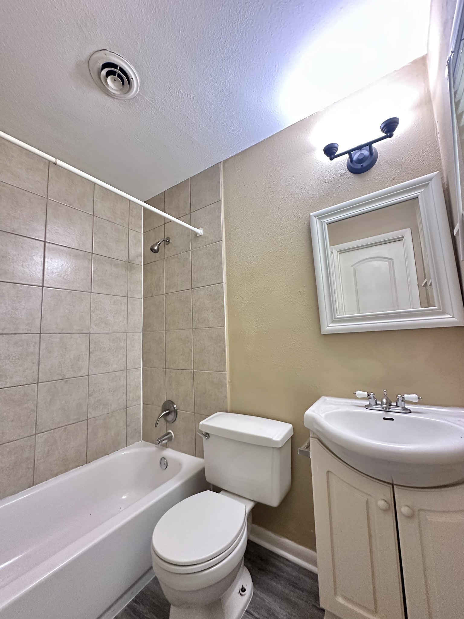 5830 Effingham Drive Property Photo 11