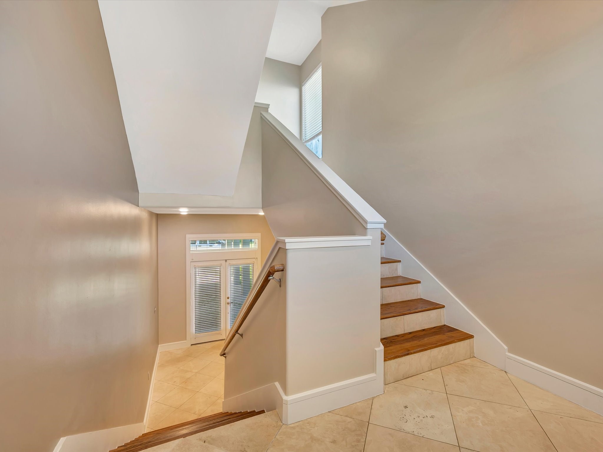606 2nd St Property Photo 17