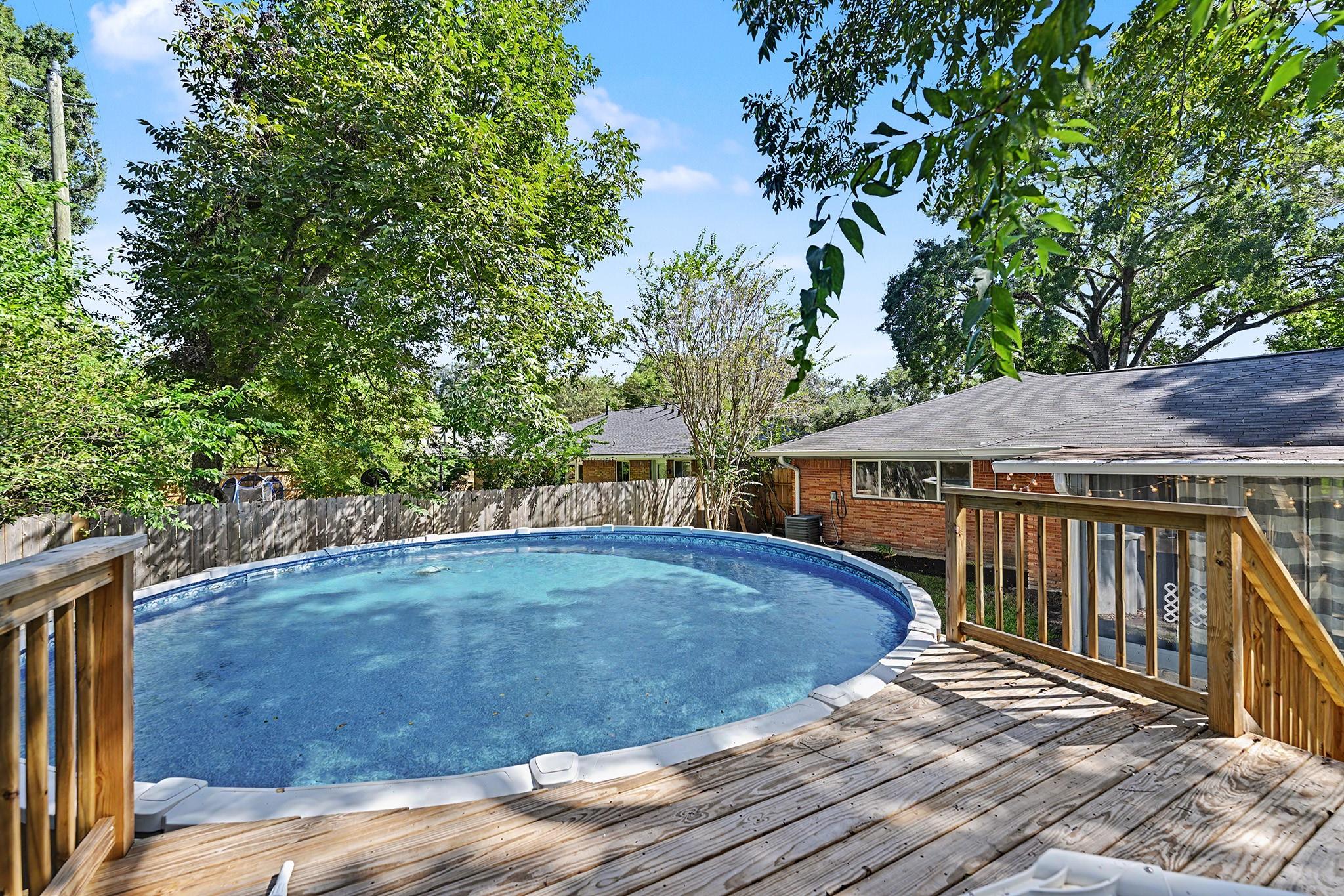 5322 Creekbend Drive Property Photo 3