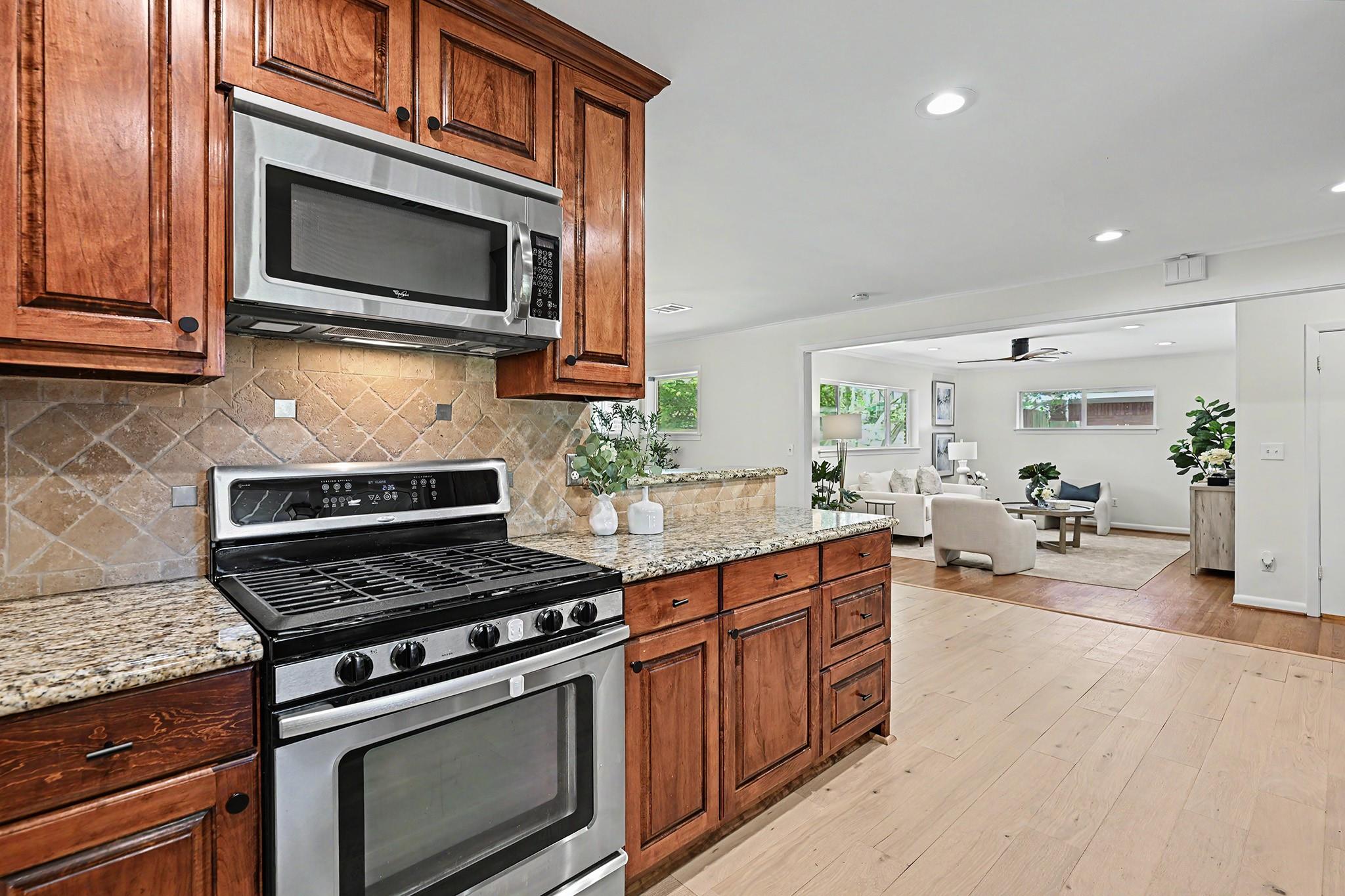 5322 Creekbend Drive, Houston Tx 77096 Property Photo 9