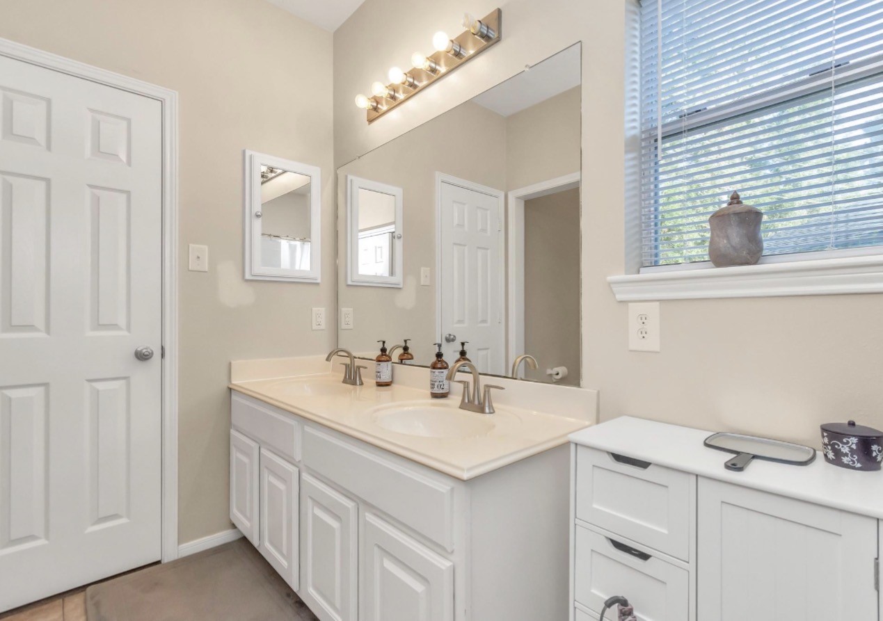 9439 Crystal Cove Circle Property Photo 19