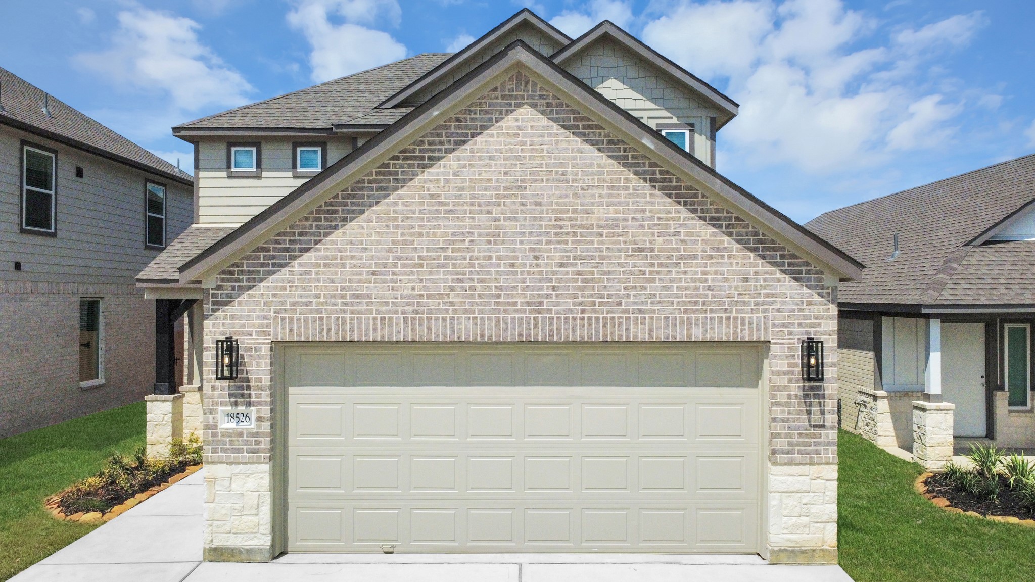 18526 Athena Flower Drive Property Photo 3