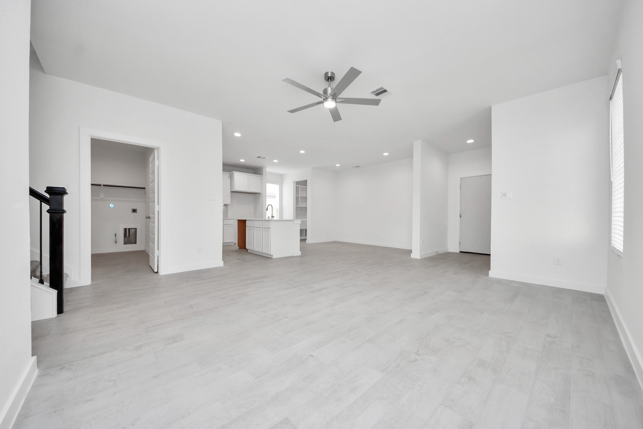 18526 Athena Flower Drive Property Photo 7