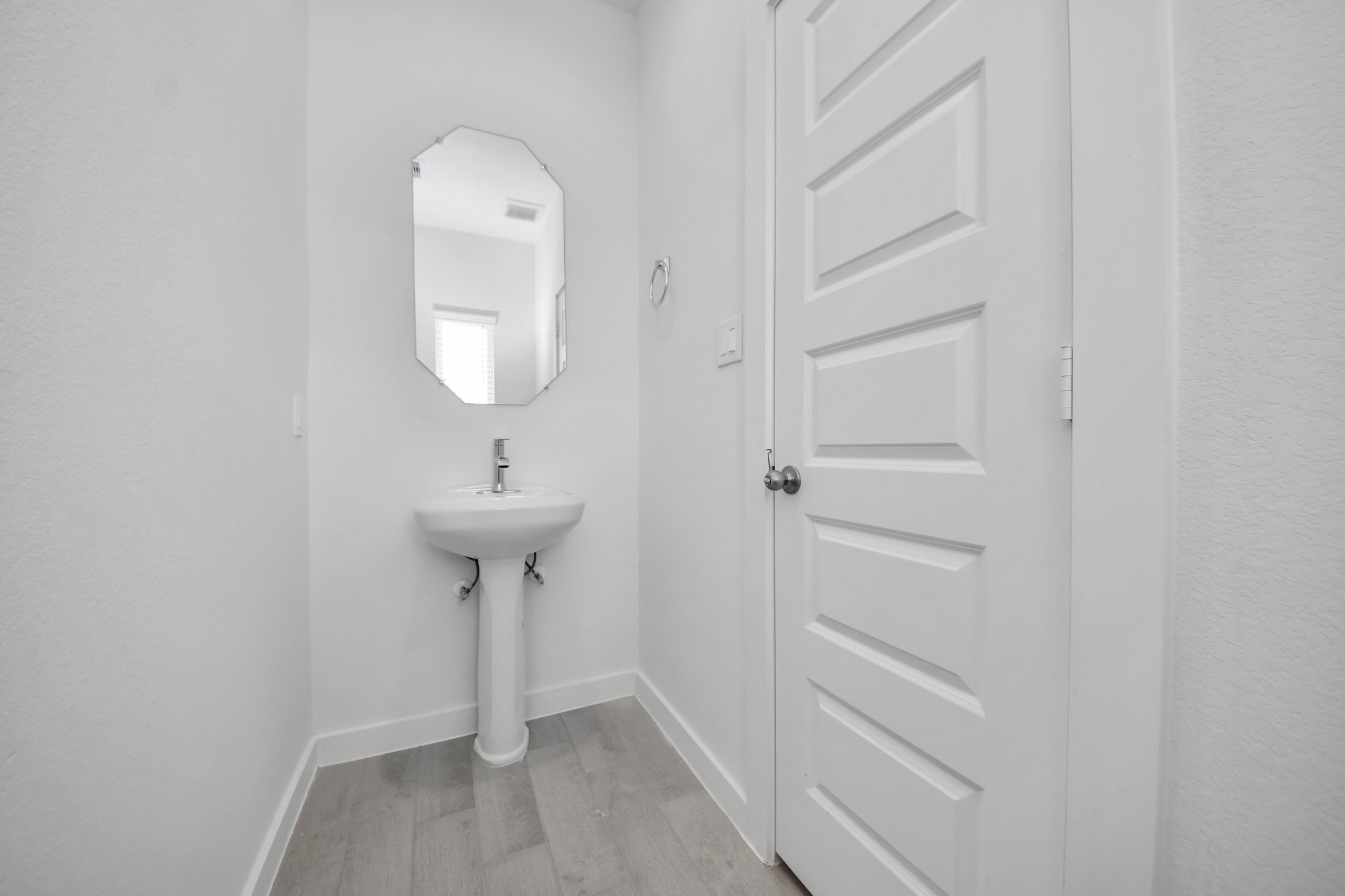 18526 Athena Flower Drive Property Photo 9