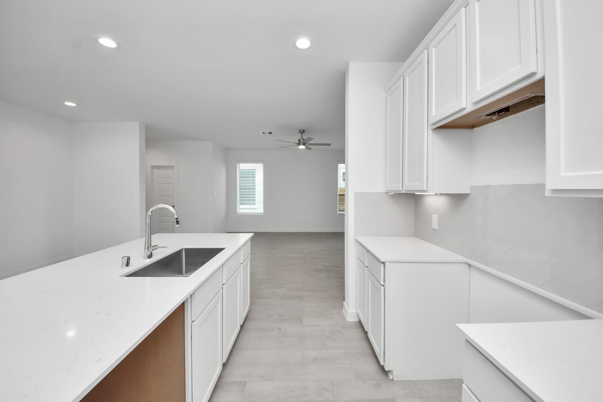 18526 Athena Flower Drive Property Photo 13