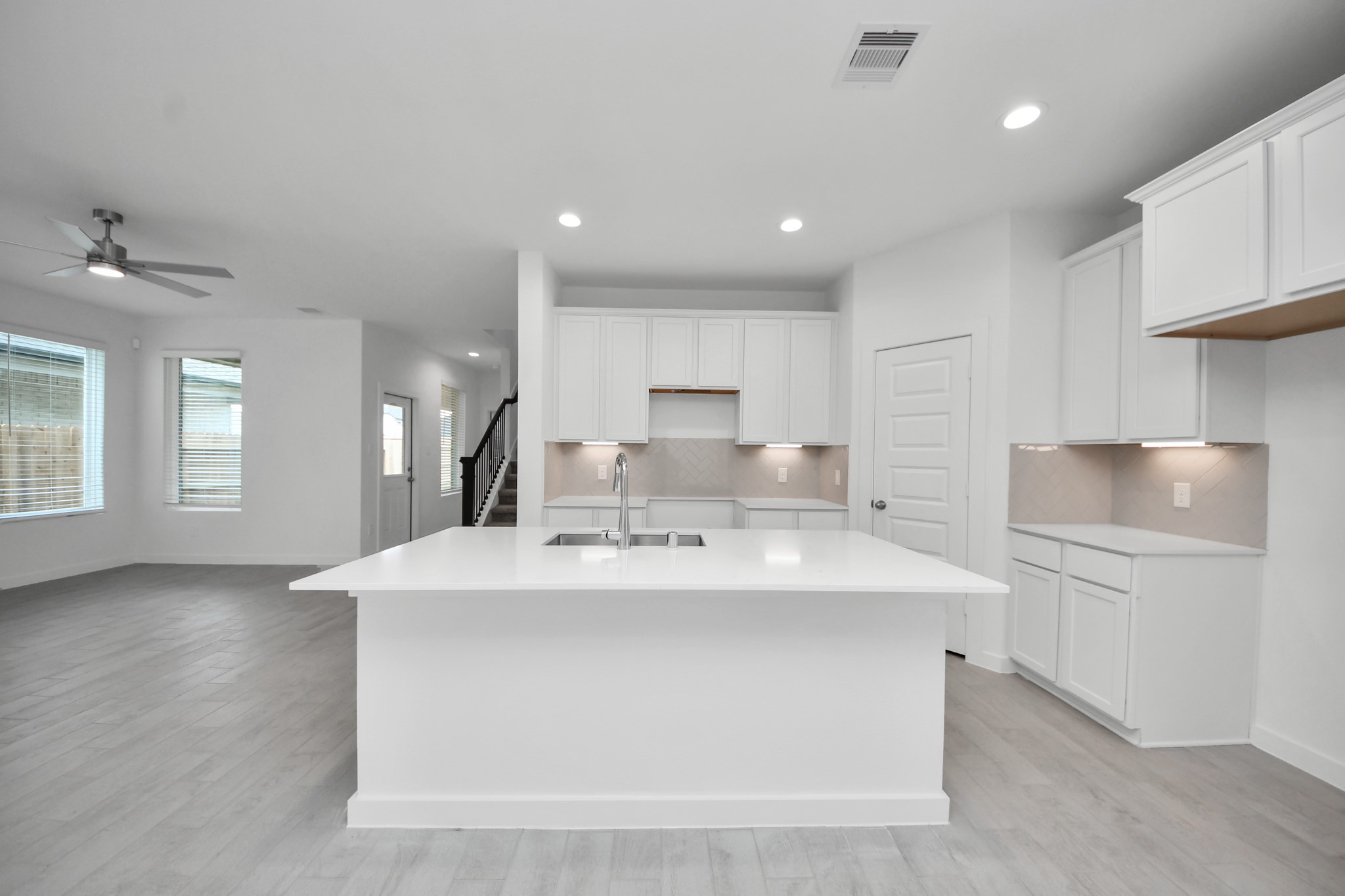 18526 Athena Flower Drive Property Photo 15