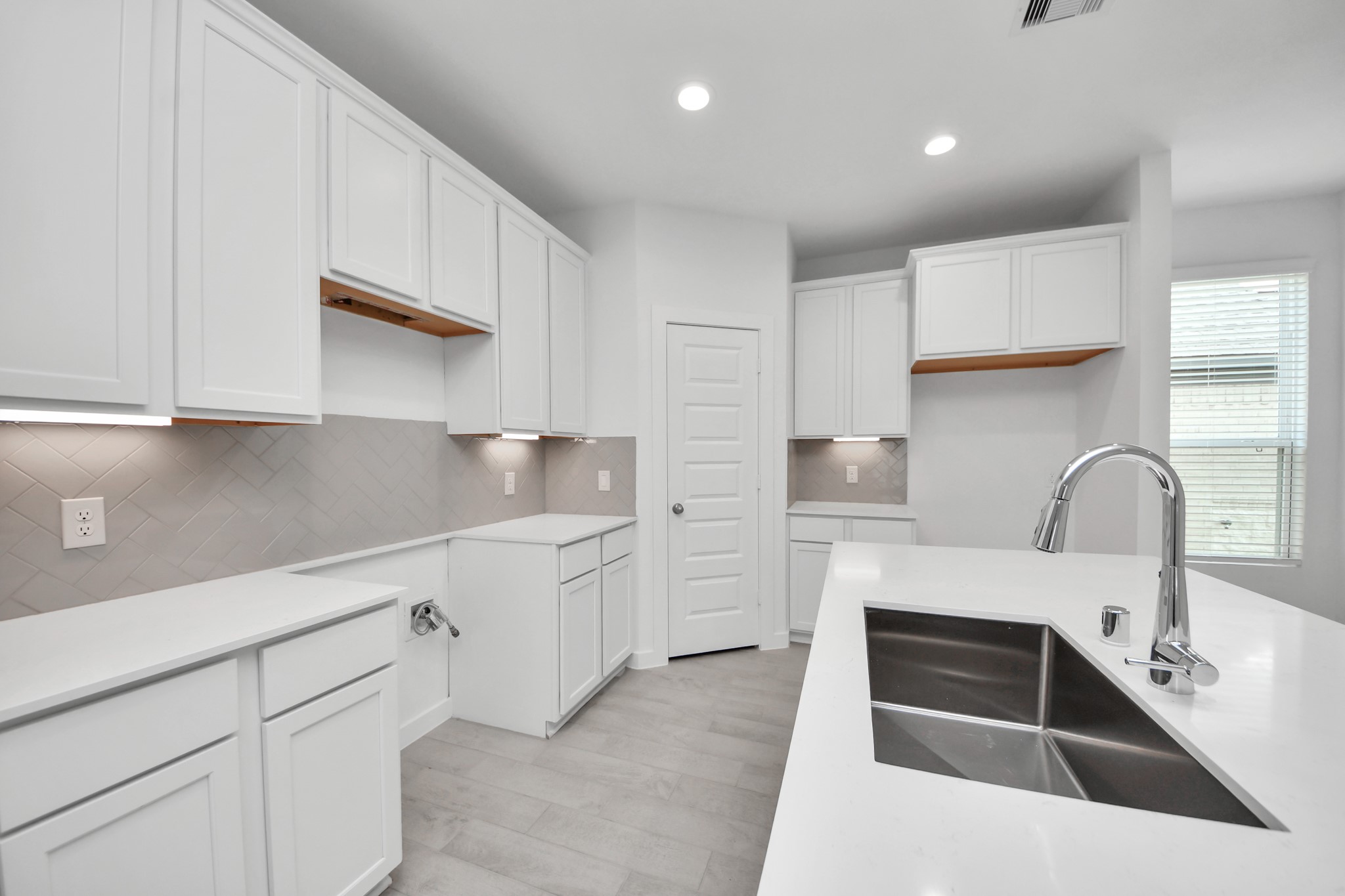 18526 Athena Flower Drive Property Photo 16