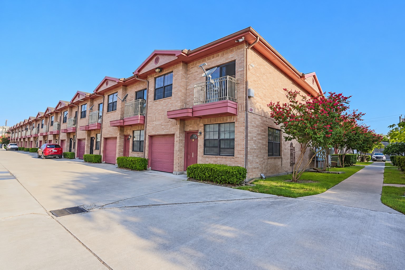 9400 Bellaire Boulevard 501 Property Photo 1