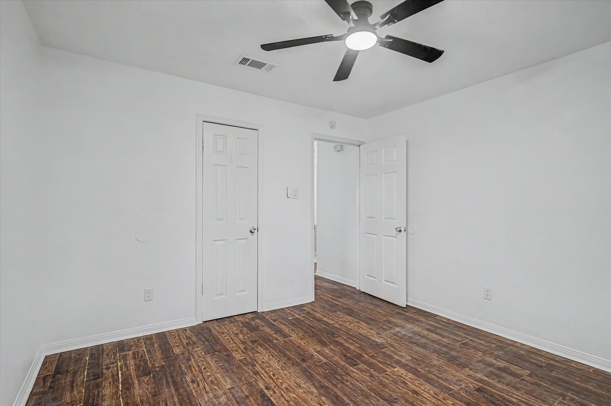2901 Castle Court Property Photo 29
