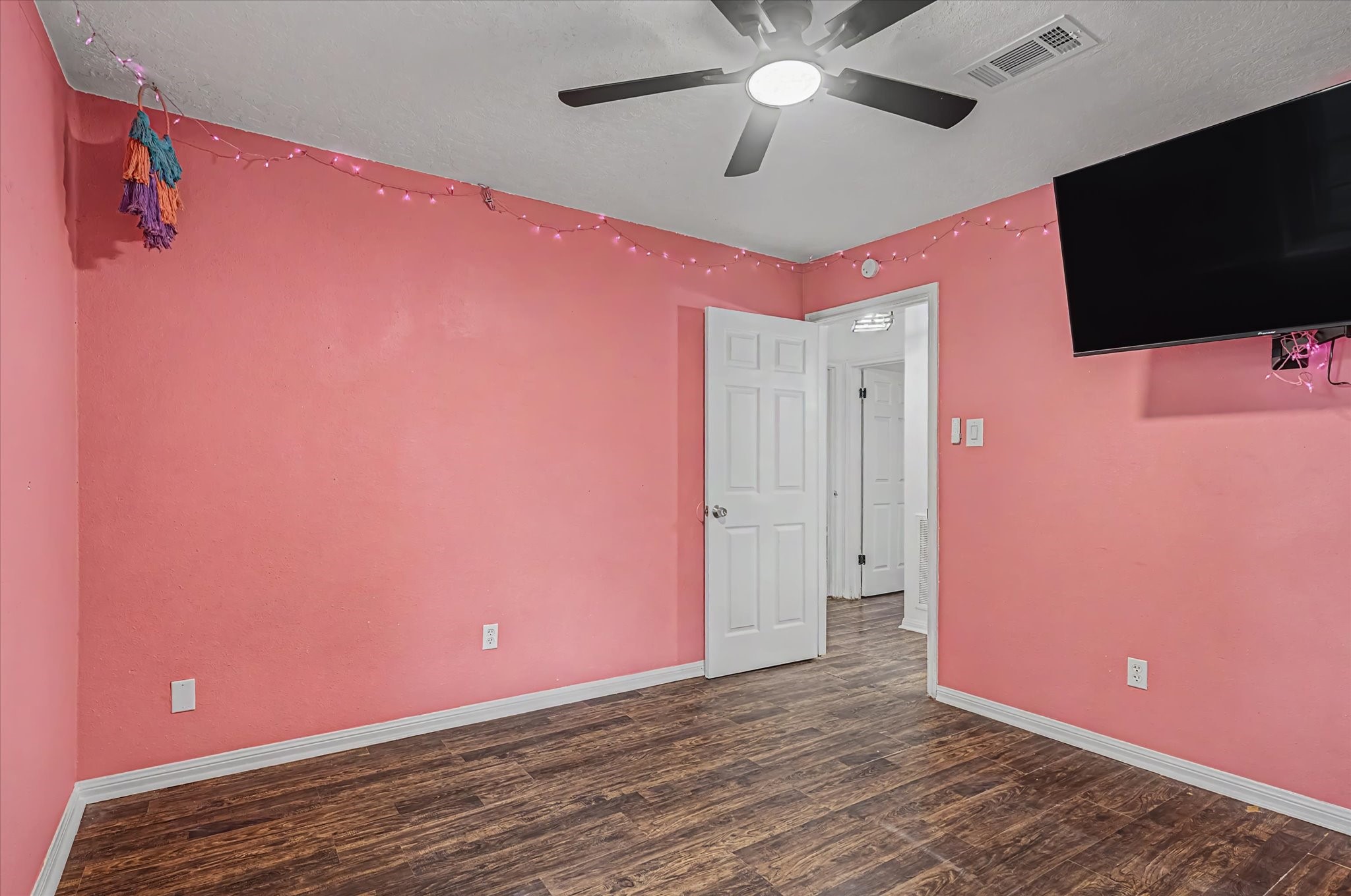2901 Castle Court Property Photo 33