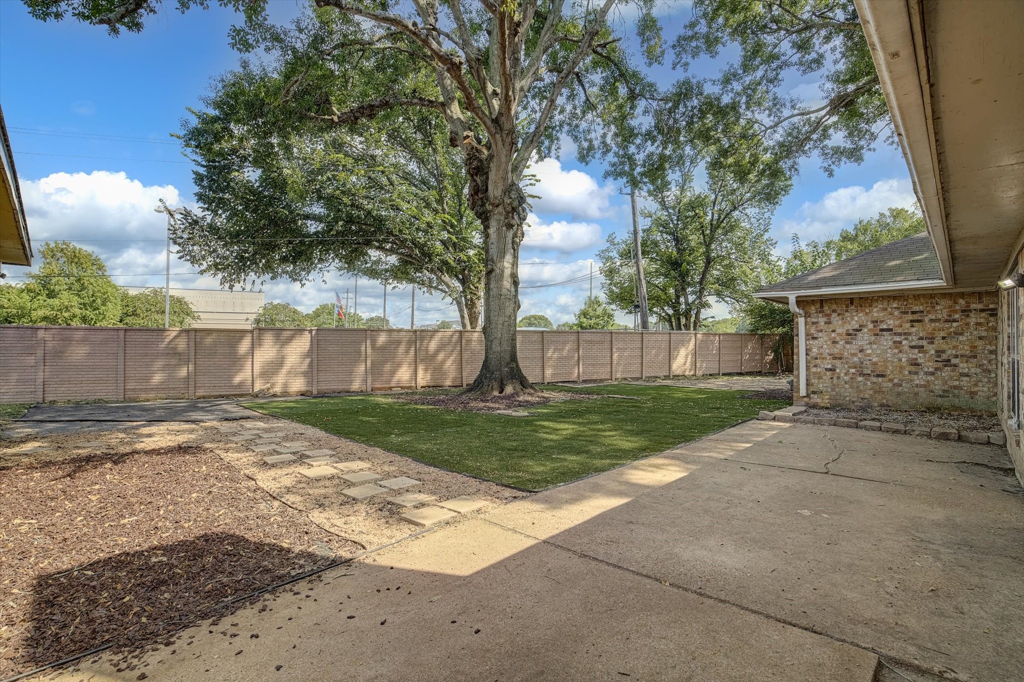 2901 Castle Court Property Photo 36