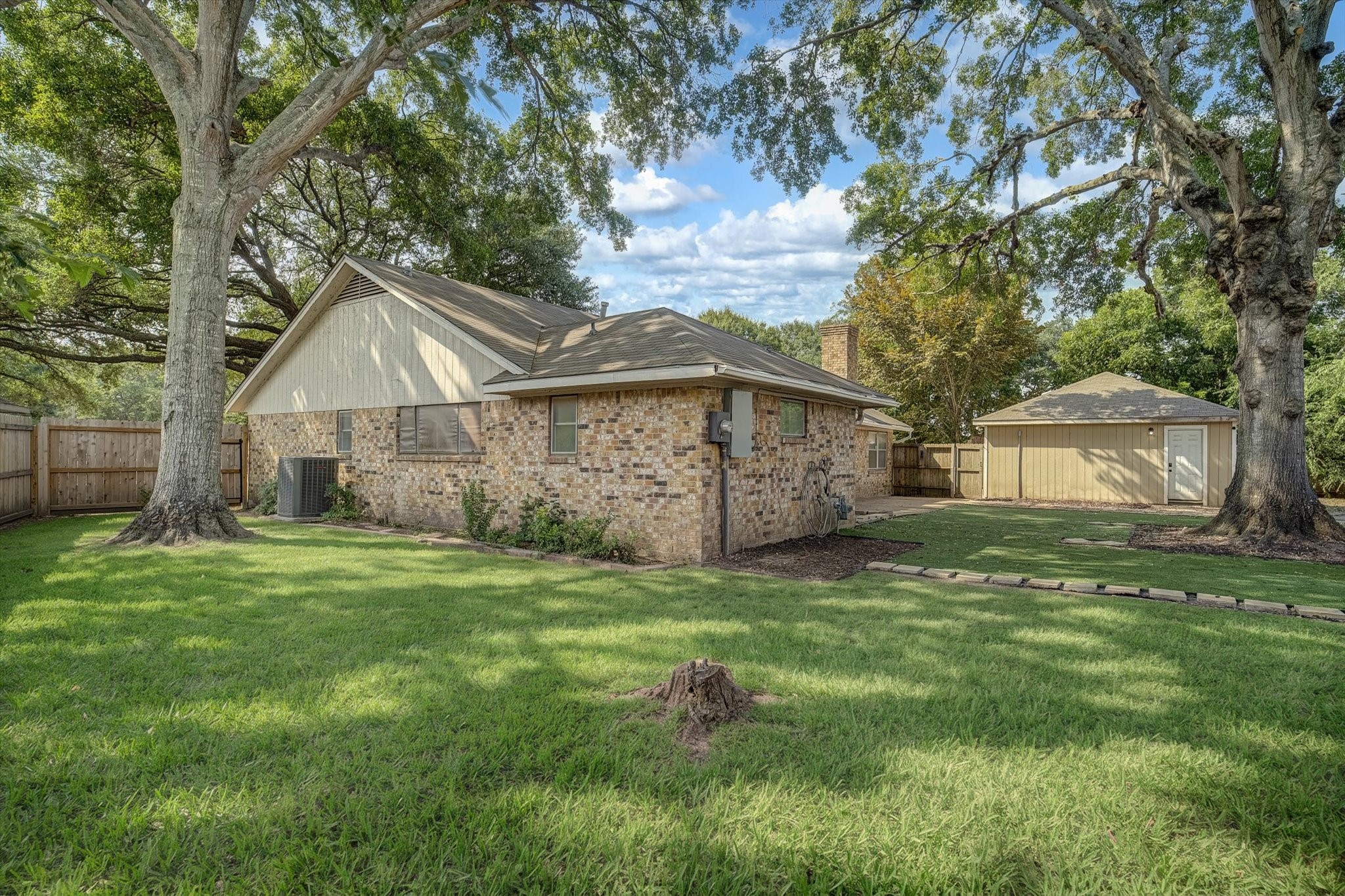 2901 Castle Court Property Photo 37