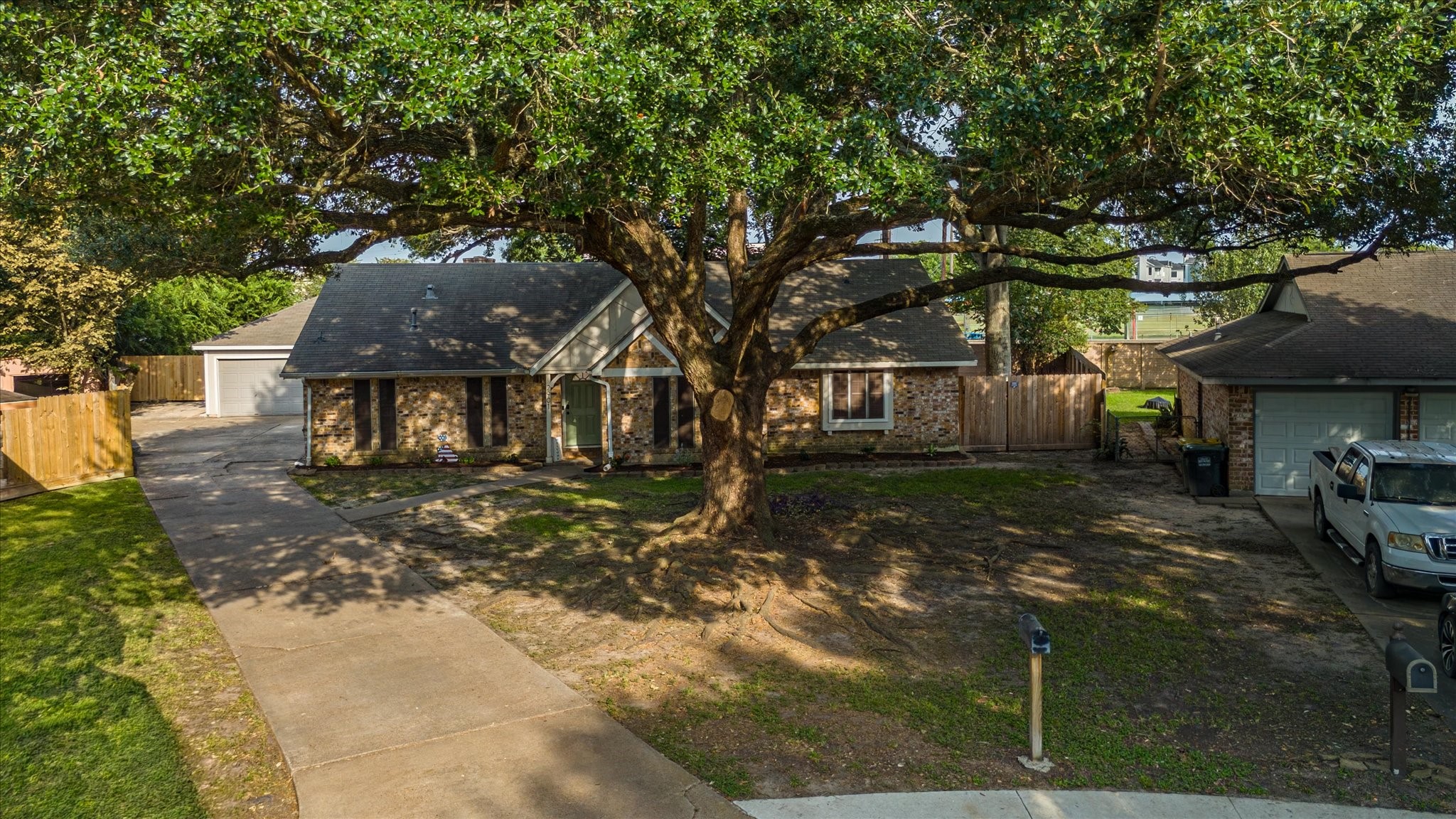 2901 Castle Court Property Photo 40