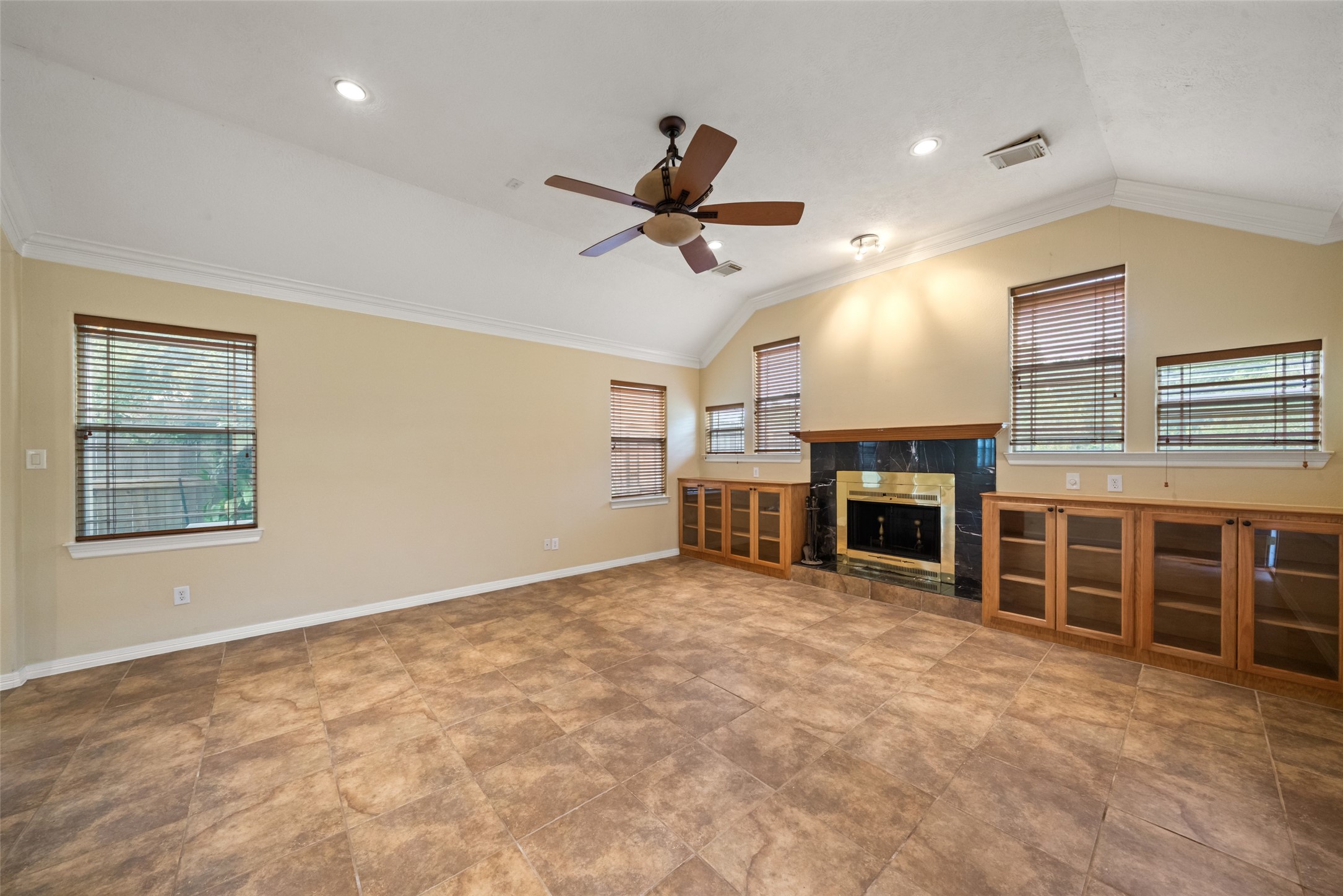 1107 Du Barry Lane Property Photo 4
