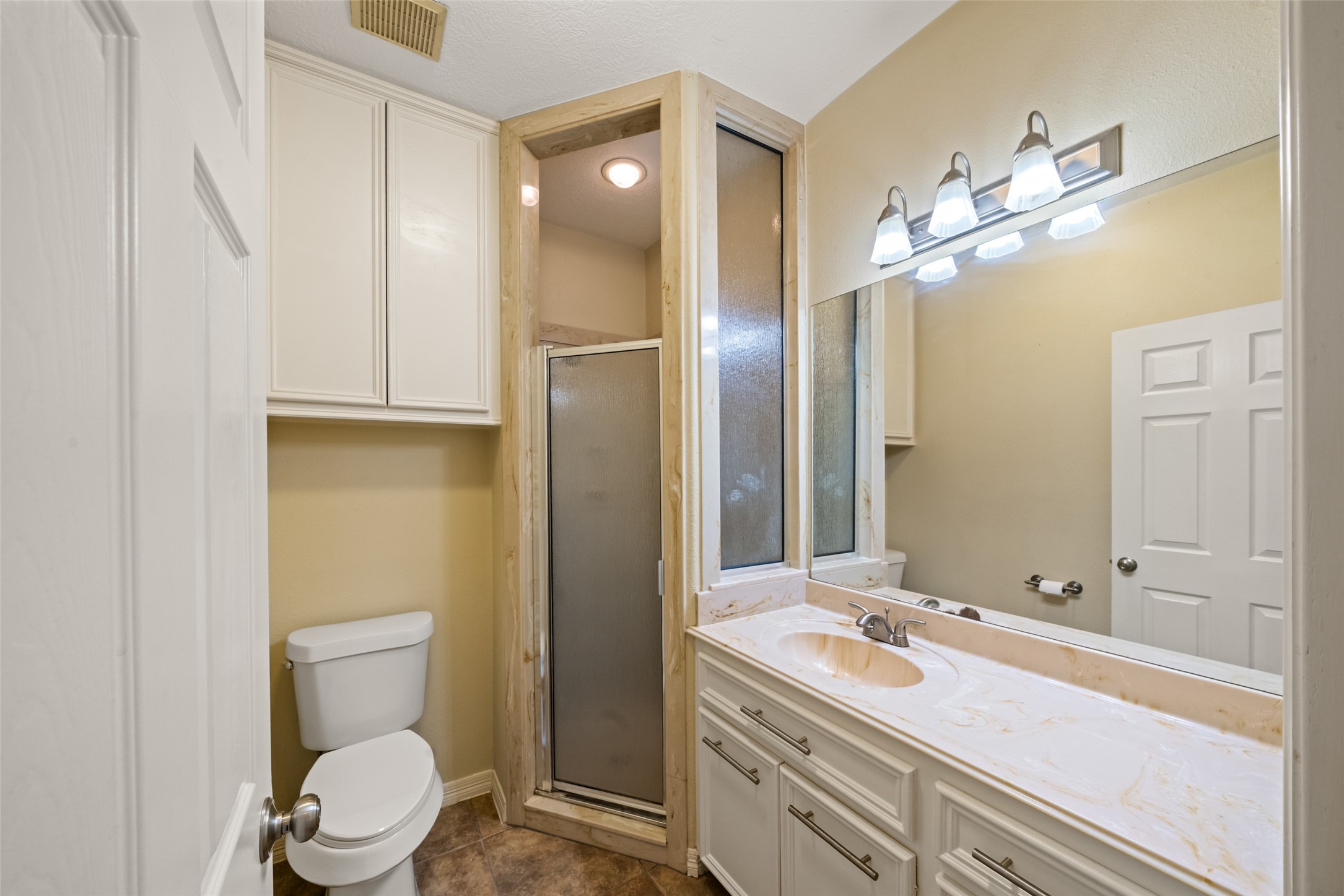 1107 Du Barry Lane Property Photo 15
