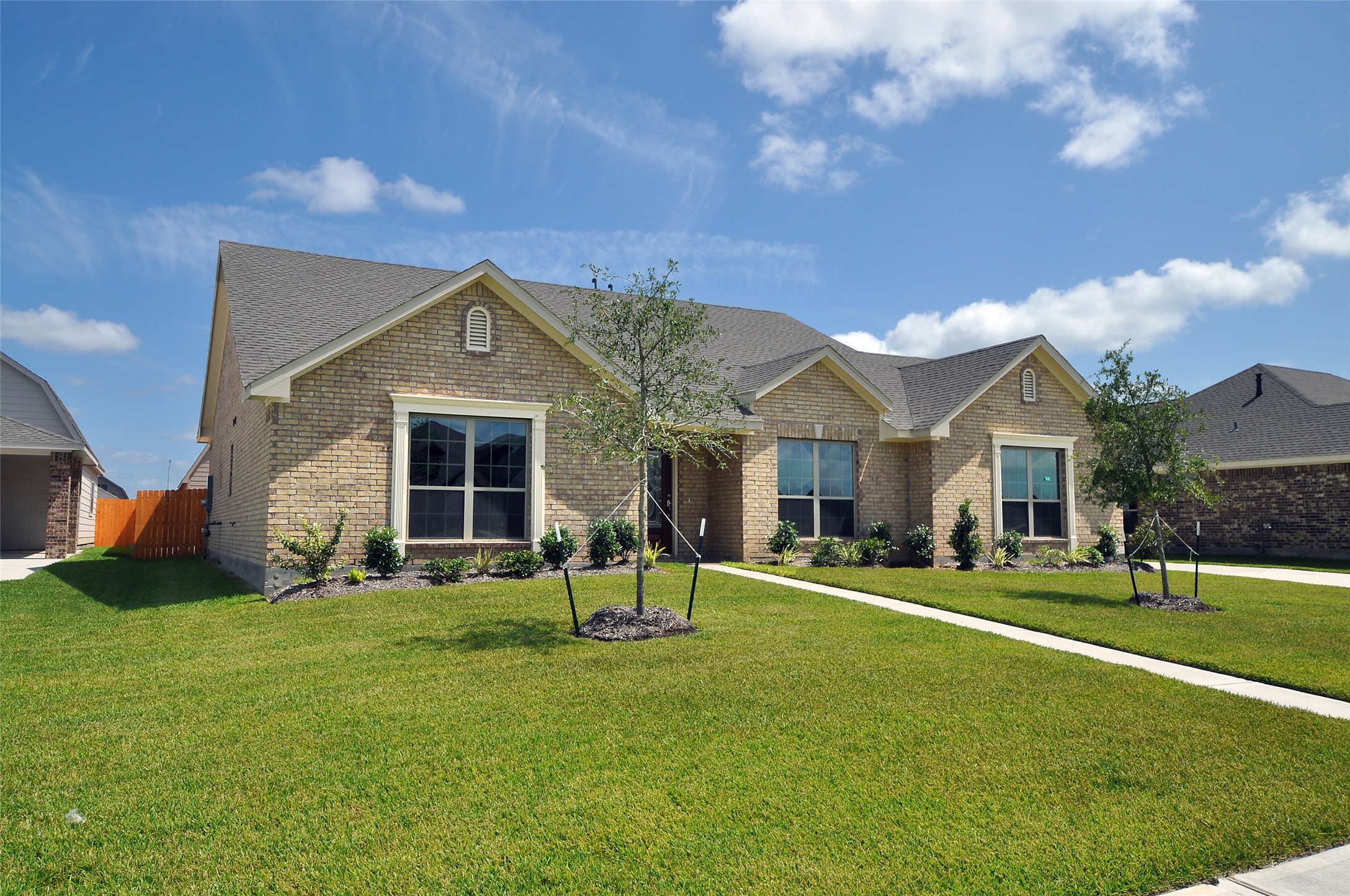 2210 Fortuna Drive Property Photo 3