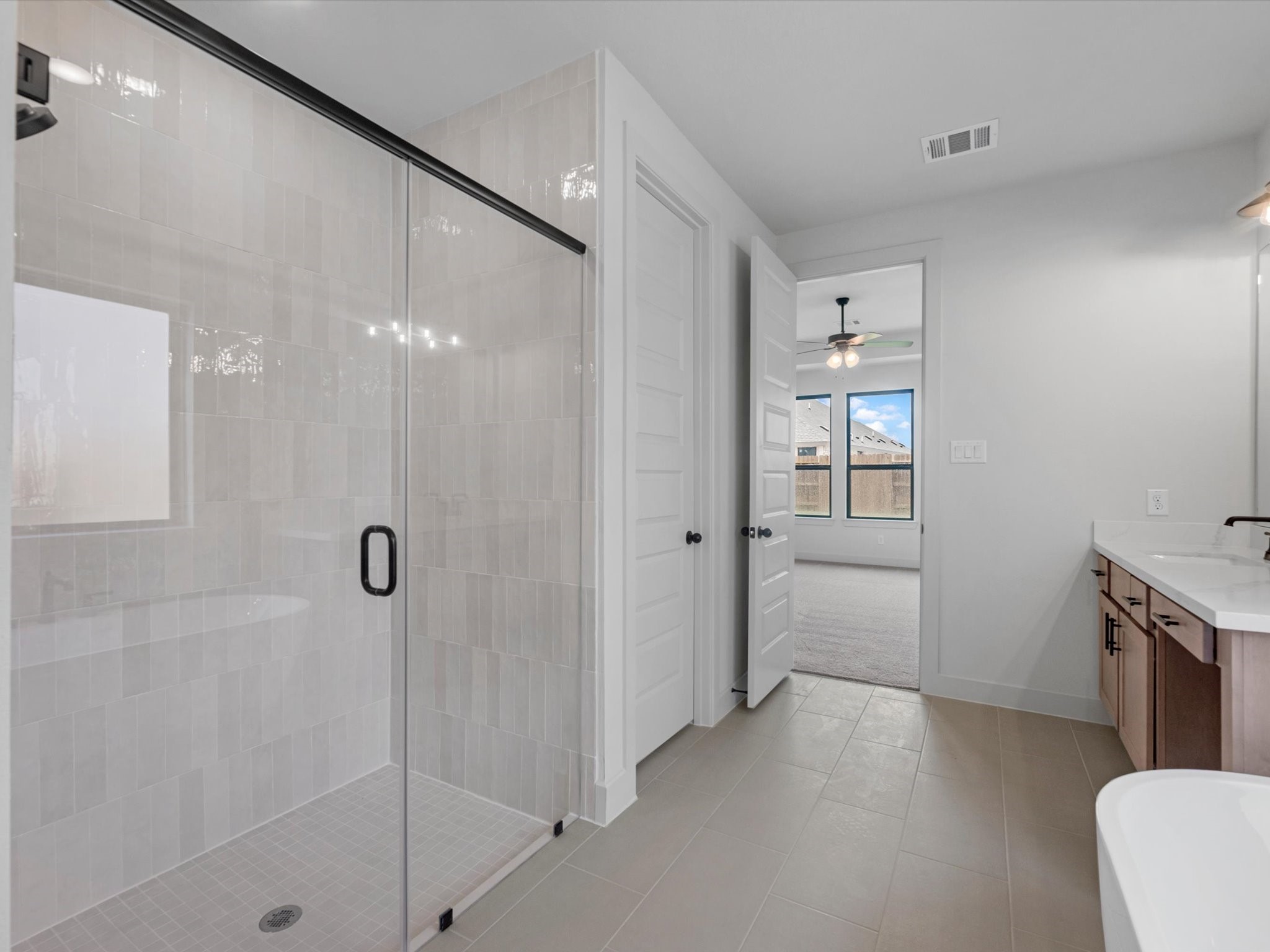 5231 Silk Petal Drive Property Photo 14