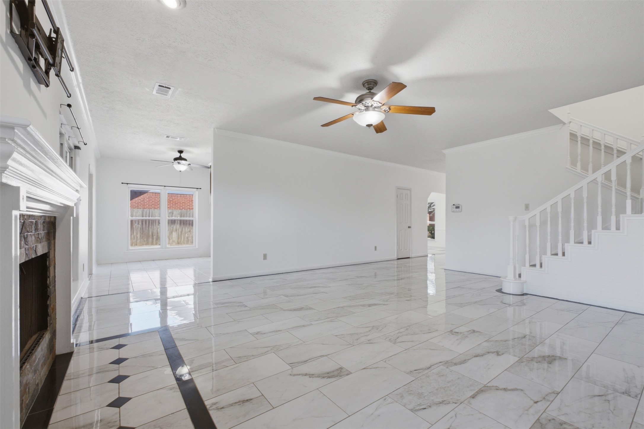 23010 Red River Drive Property Photo 8