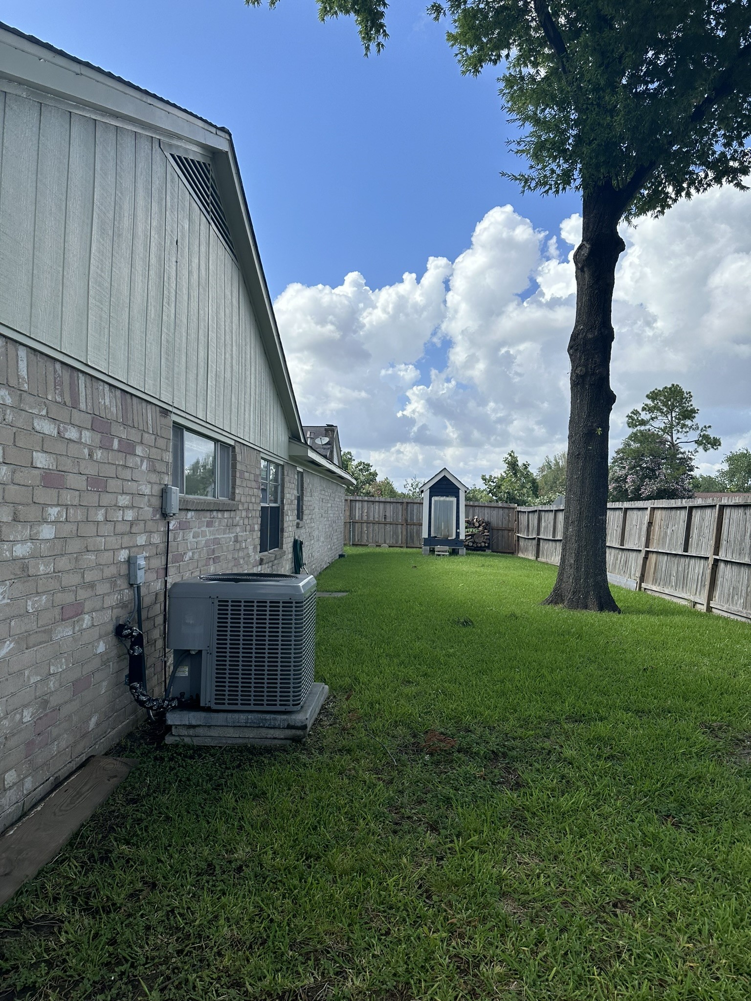 11702 Brighton Lane Property Photo 2