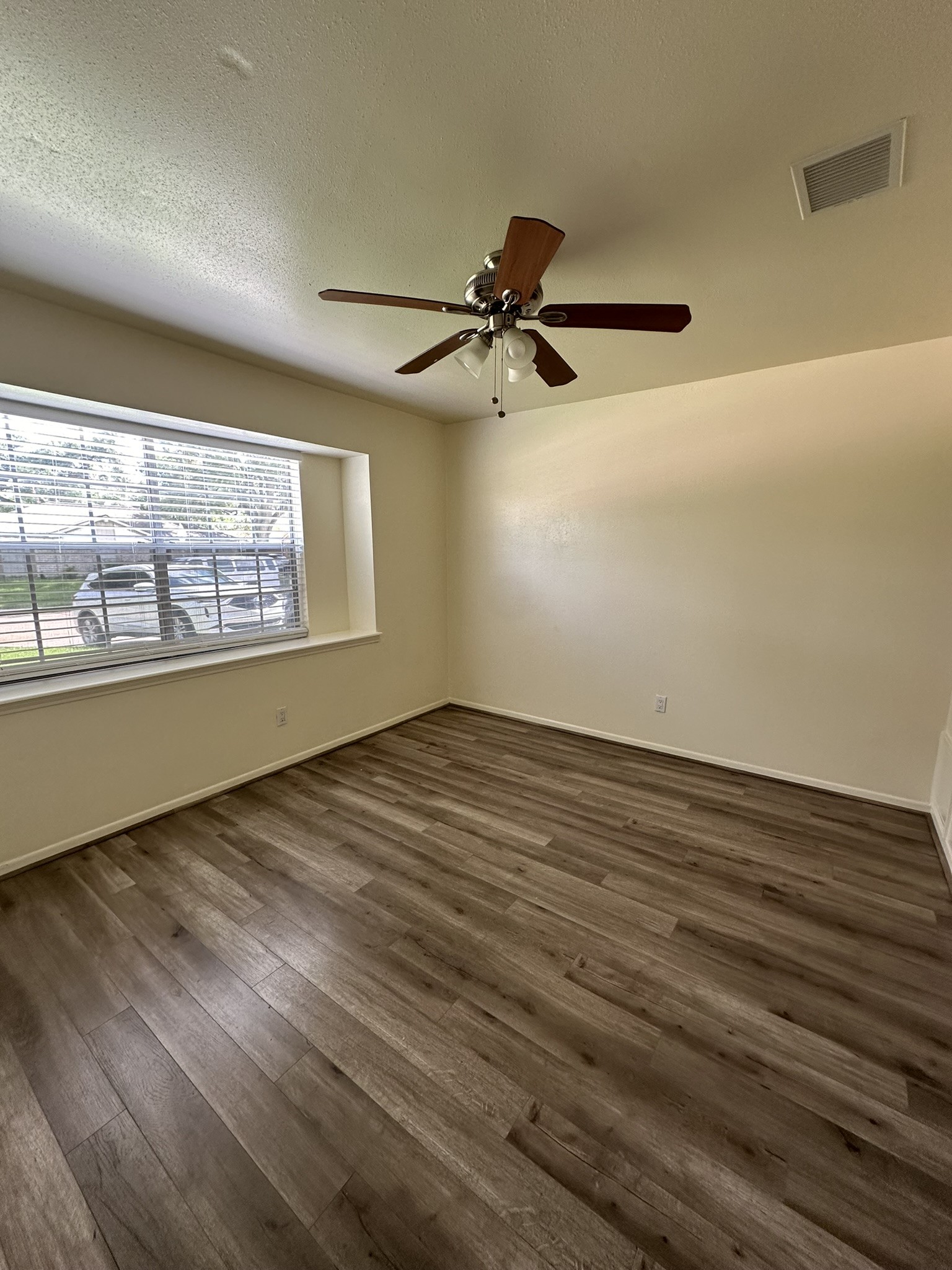 11702 Brighton Lane Property Photo 8