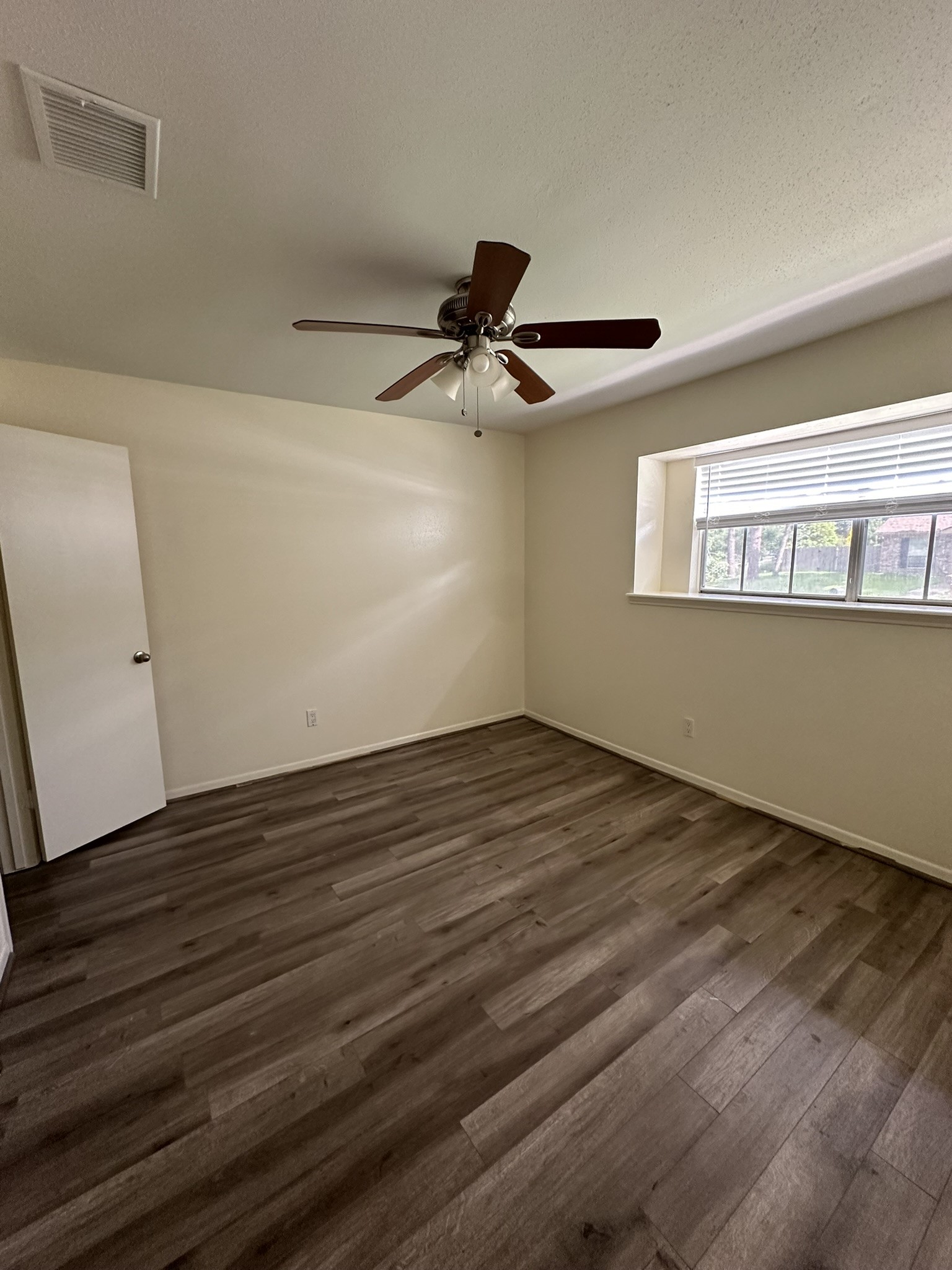 11702 Brighton Lane Property Photo 9