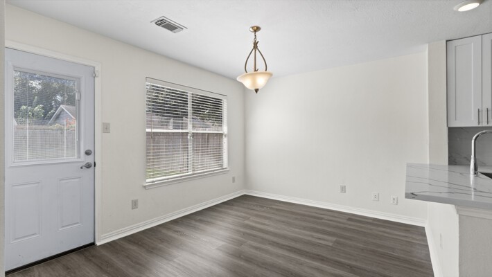 834 Oak West Drive Property Photo 9