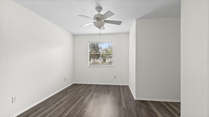 834 Oak West Drive Property Photo 14