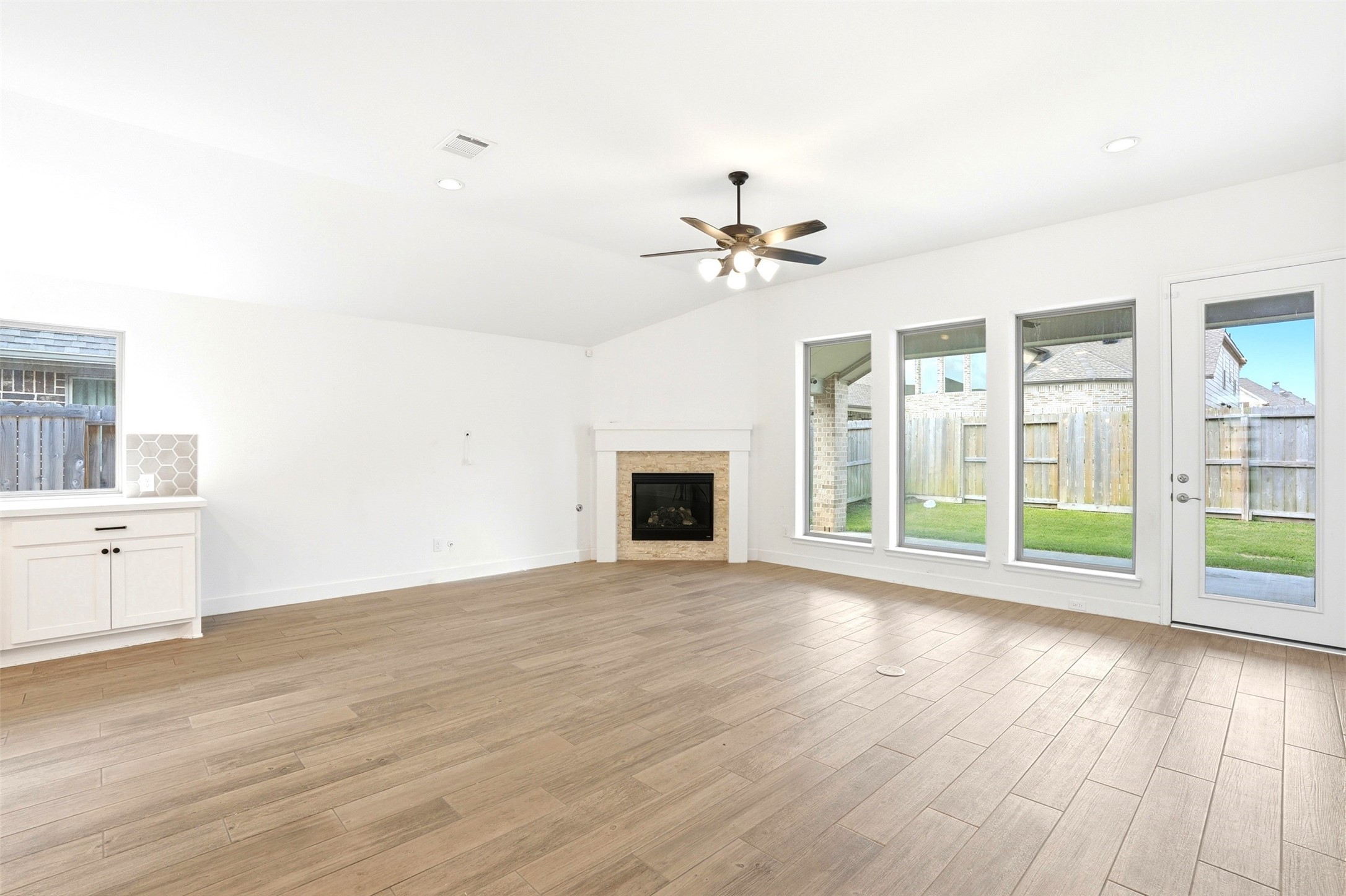 2202 Mallow Lane Property Photo 11