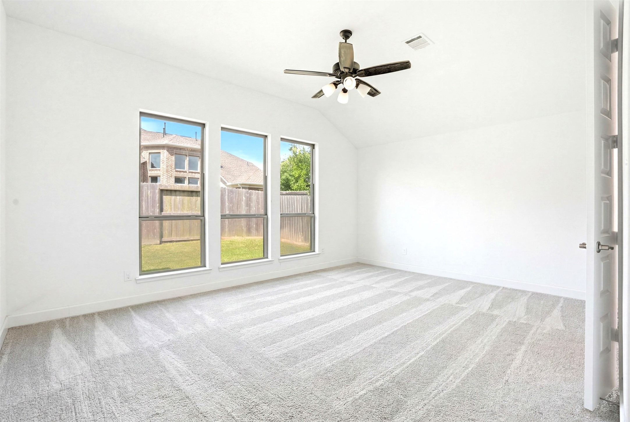 2202 Mallow Lane Property Photo 14