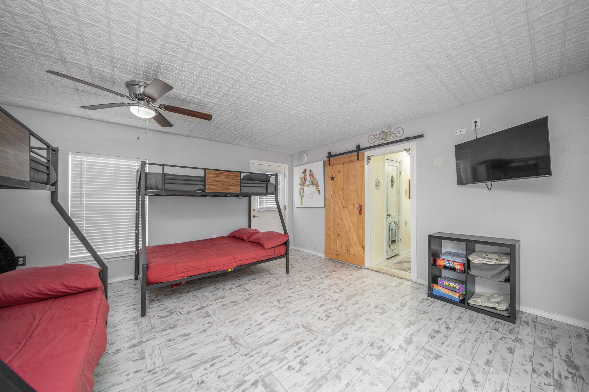 6317 Heards Lane Property Photo 10