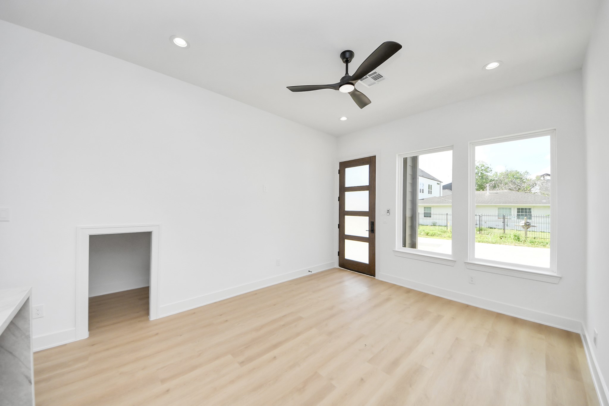 4607 Gunter Street A Property Photo 5