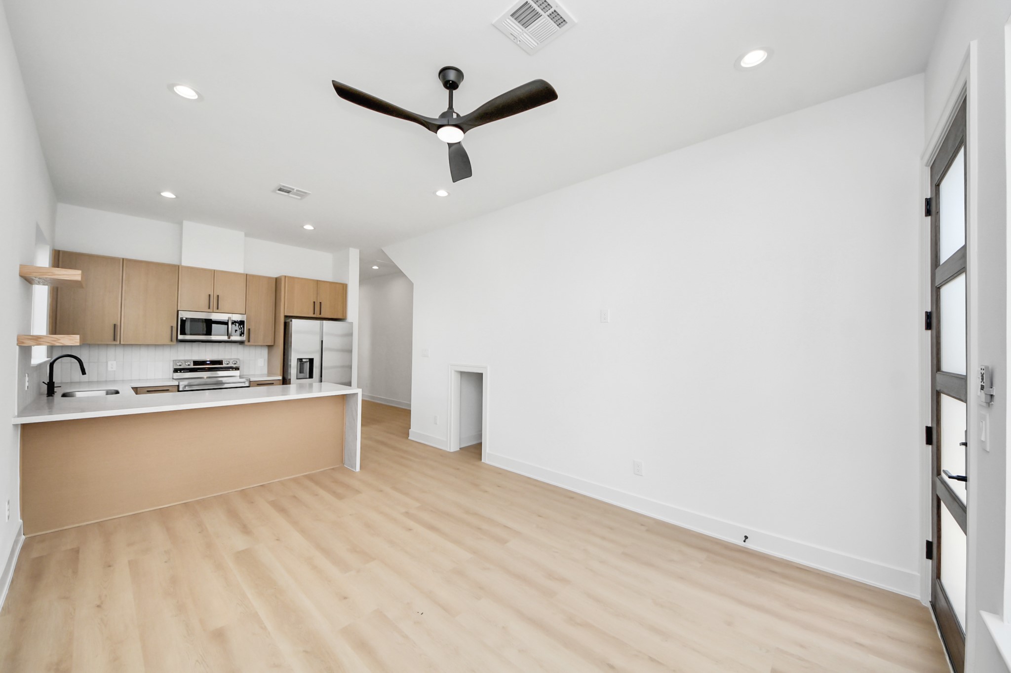 4607 Gunter Street A Property Photo 6