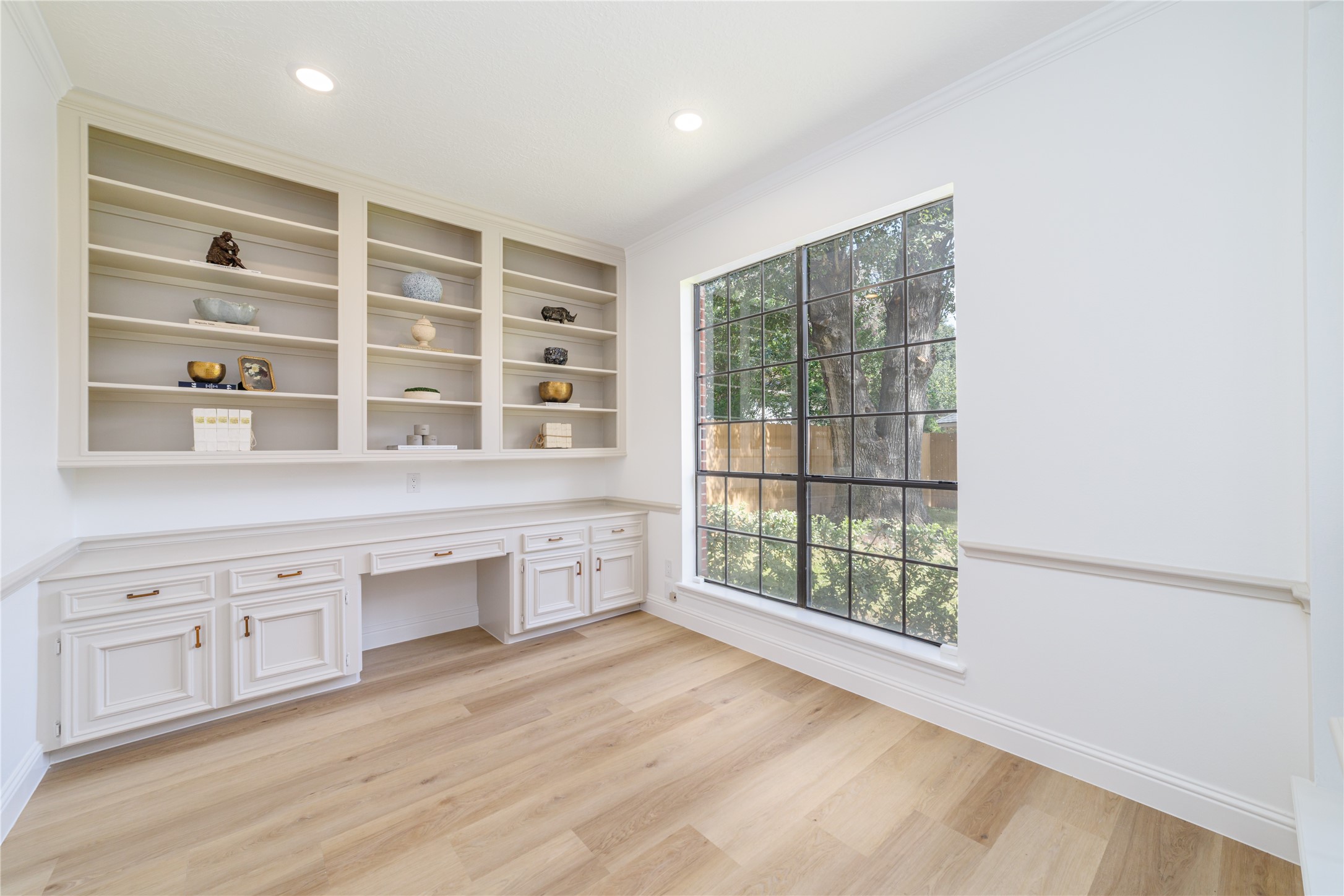16006 Winchmore Hill Drive Property Photo 12