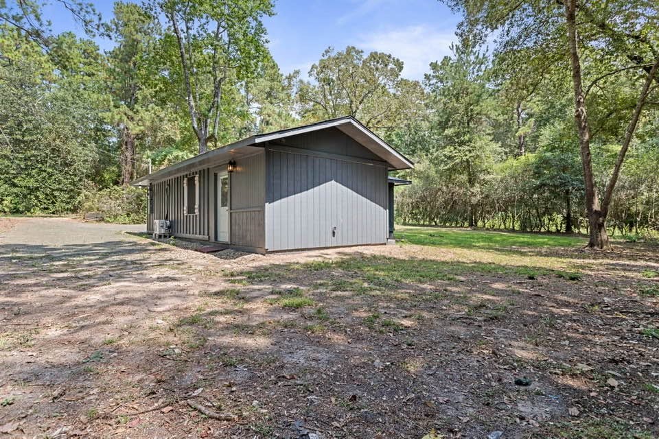 105 Saxon Lane Property Photo 5