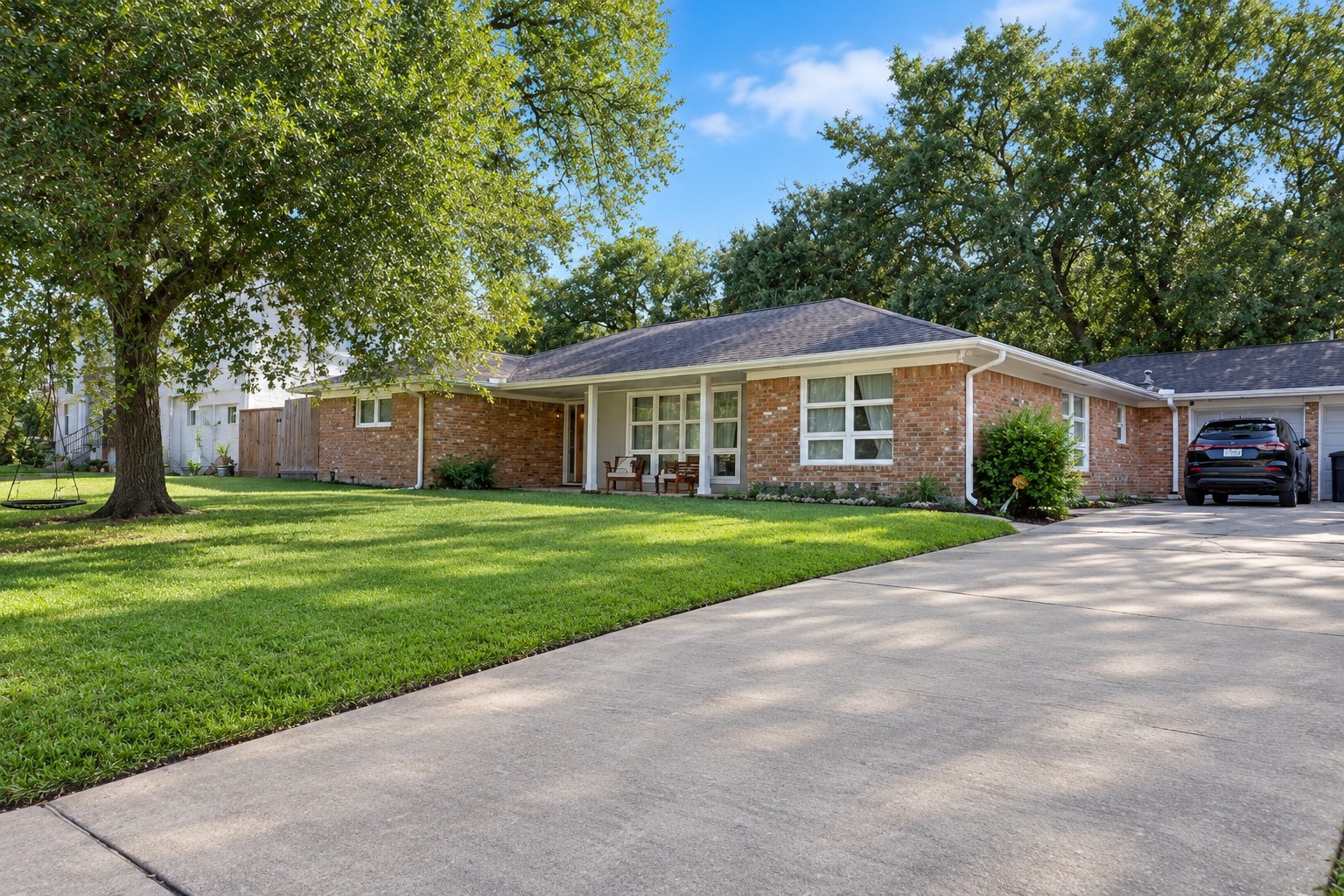 8426 Braes Boulevard Property Photo 1