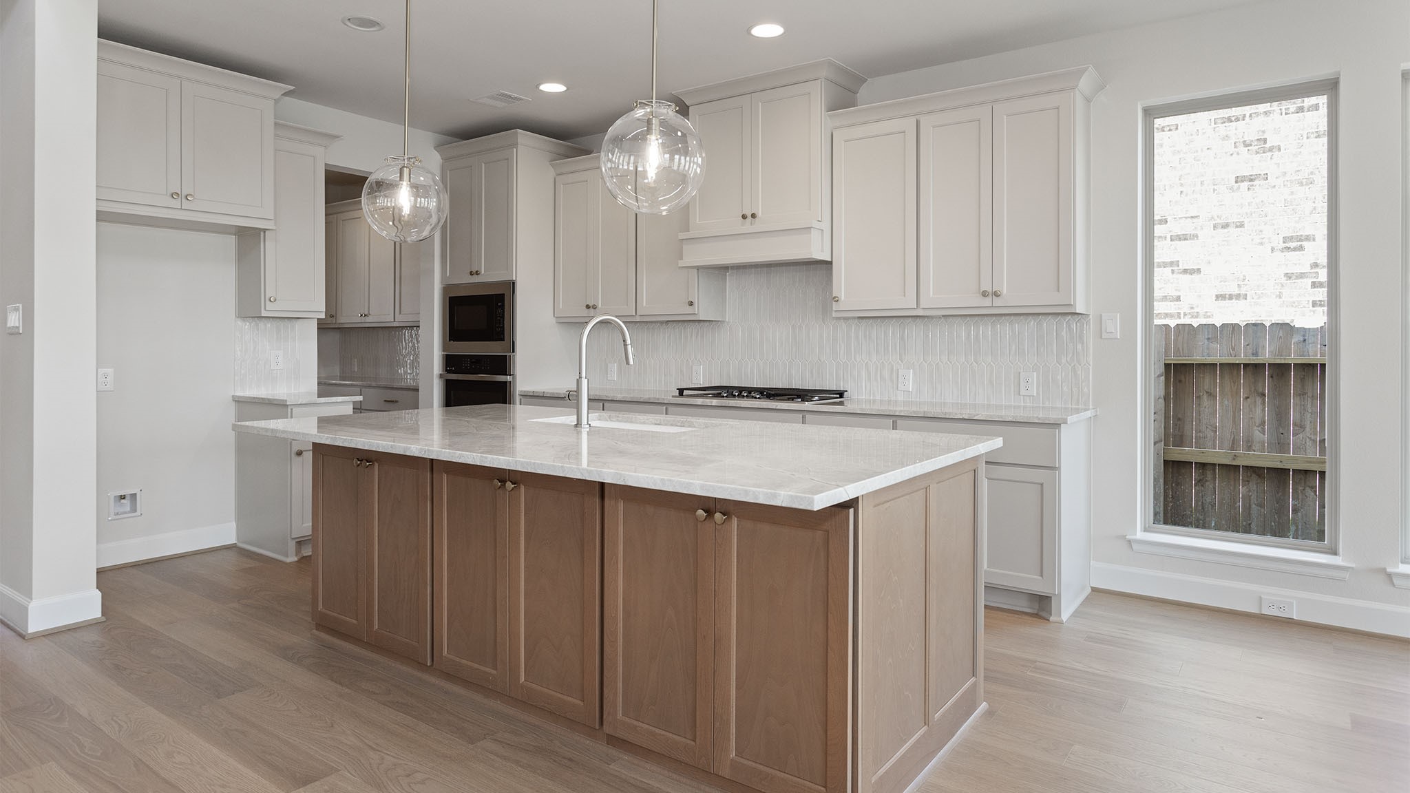 6611 Sparkling Citrus Street Property Photo 7