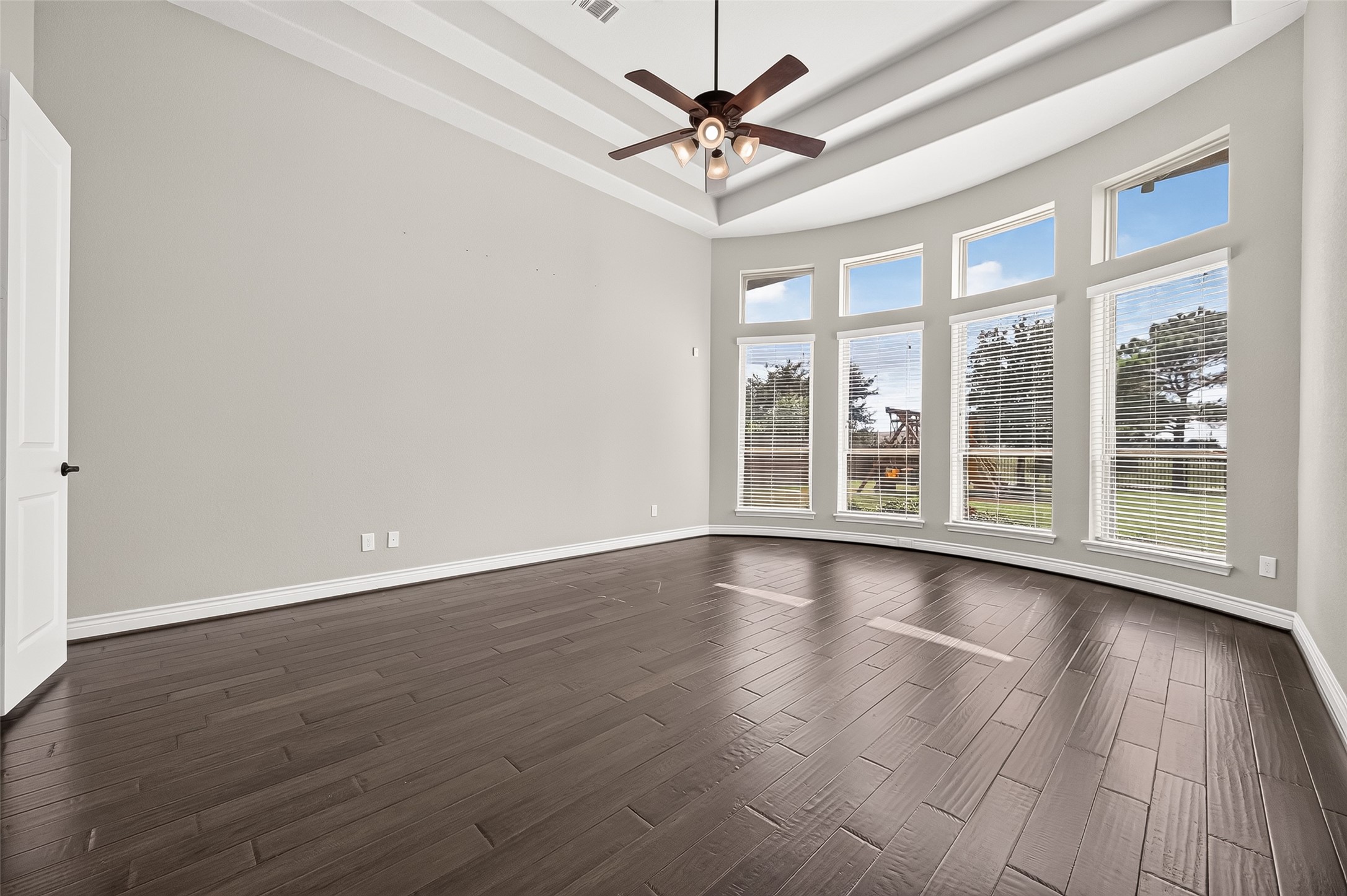 10210 Olivia View Ln Property Photo 27
