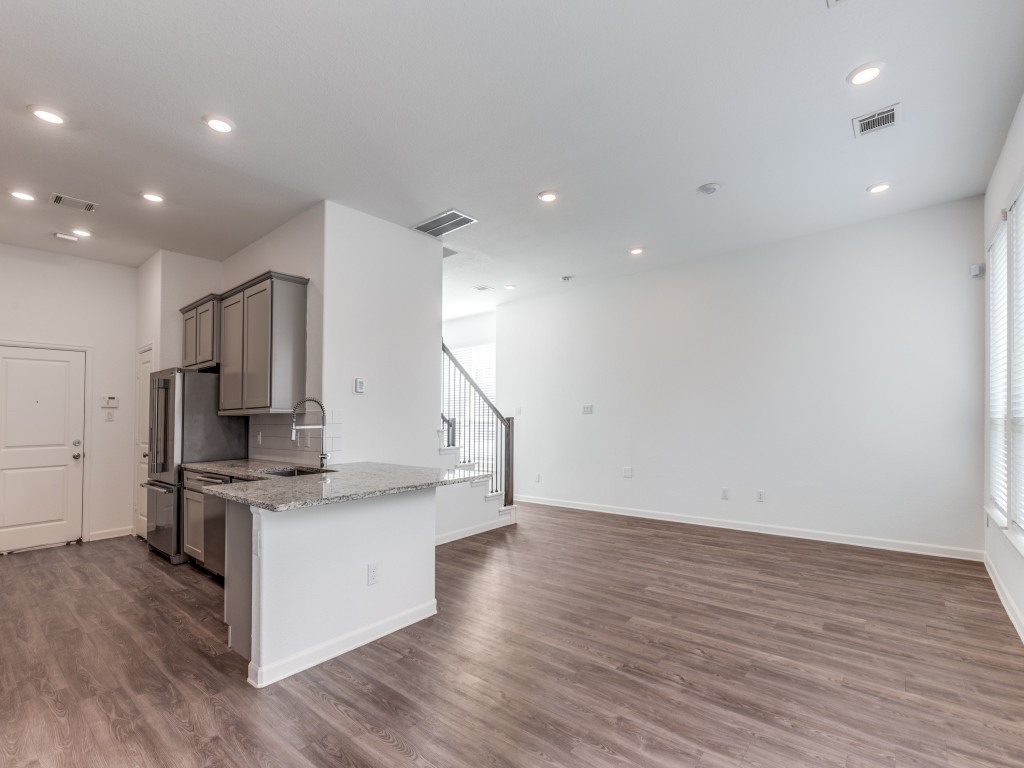 214 Fulton Station Drive Property Photo 7