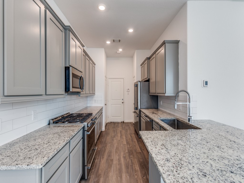 214 Fulton Station Drive Property Photo 8