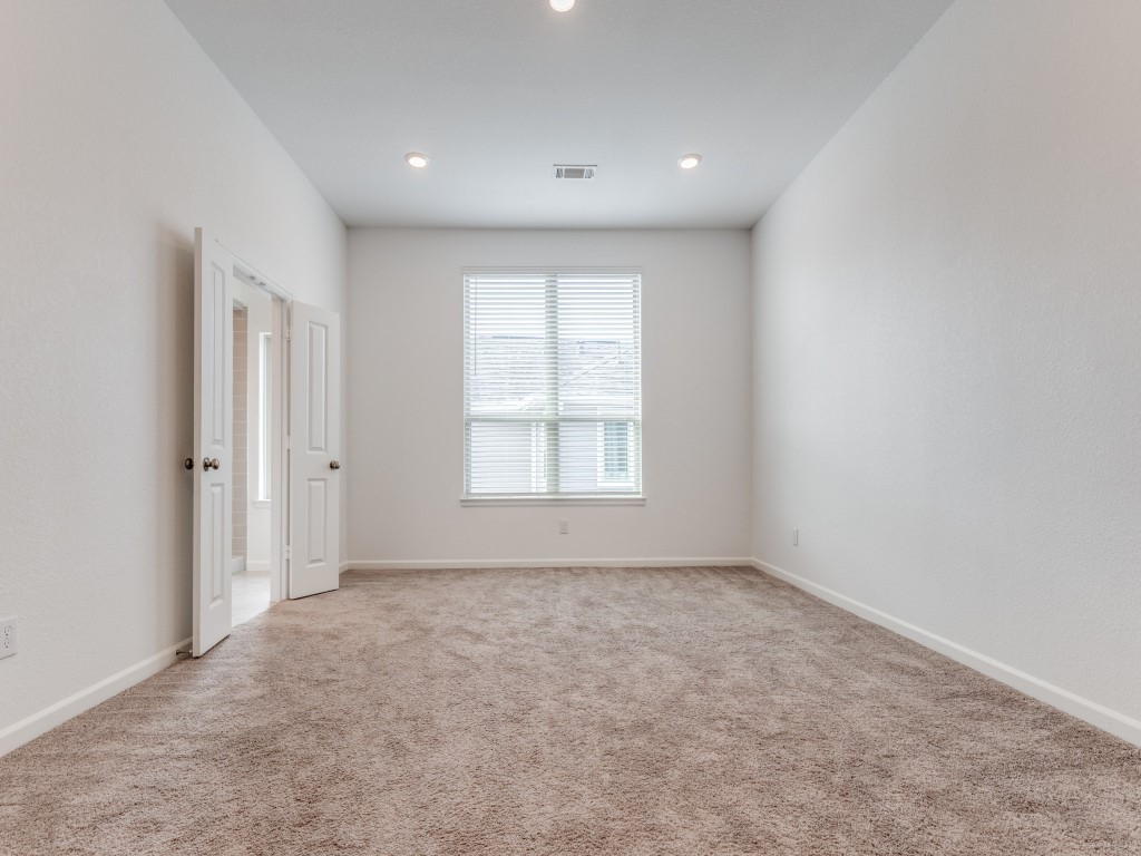 214 Fulton Station Drive Property Photo 9